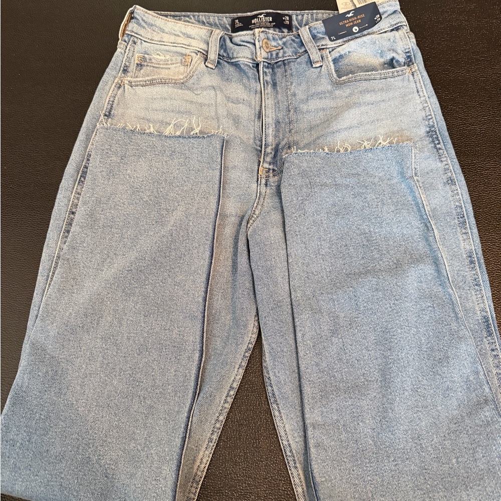 Hollister~ Women’s Light Blue High Rise Jeans